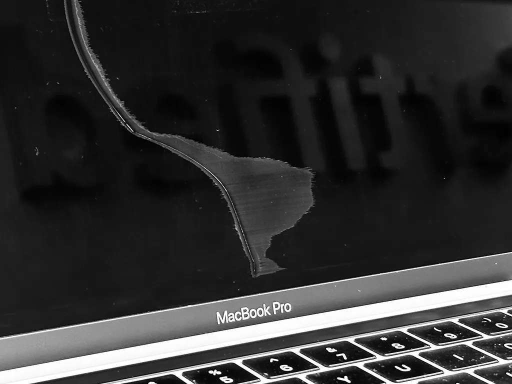 MacBook 屏幕可以如何維修？